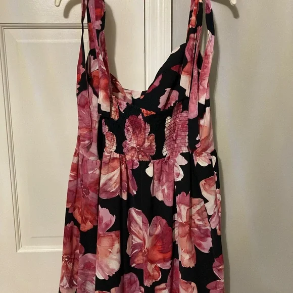Sofia by Sofia Vergara Floral Maxi Dress - Black and Pink - Picture 3 of 6